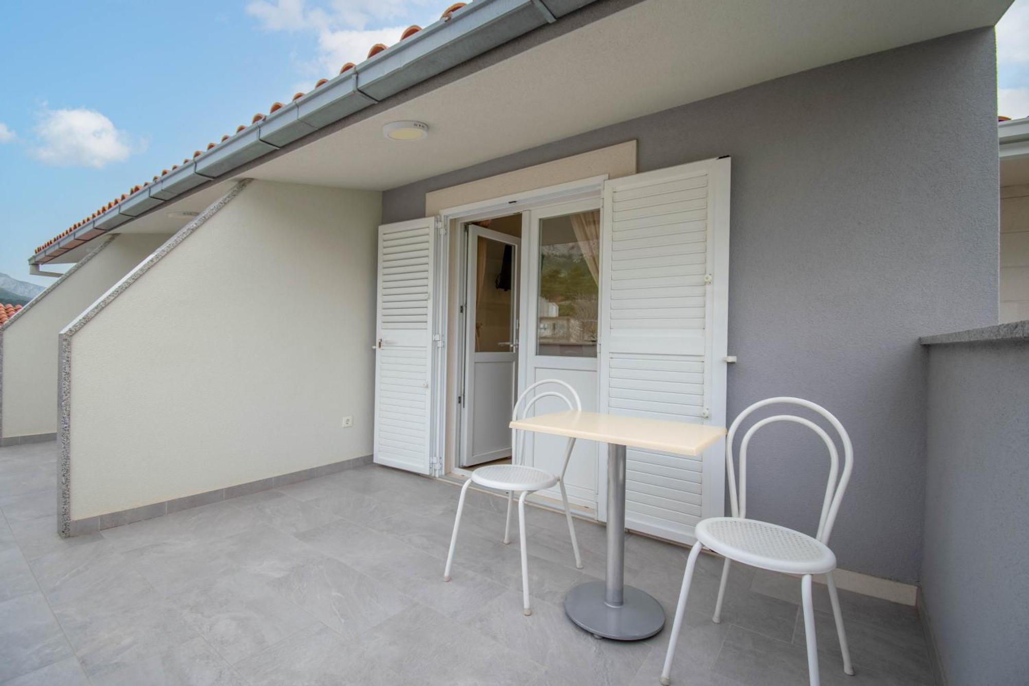 Studio Apartmani Dora Makarska Exterior foto