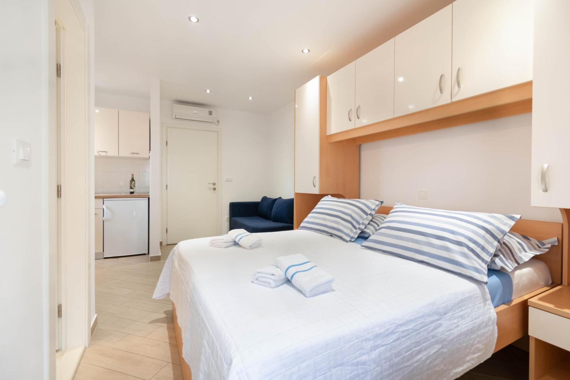 Studio Apartmani Dora Makarska Exterior foto