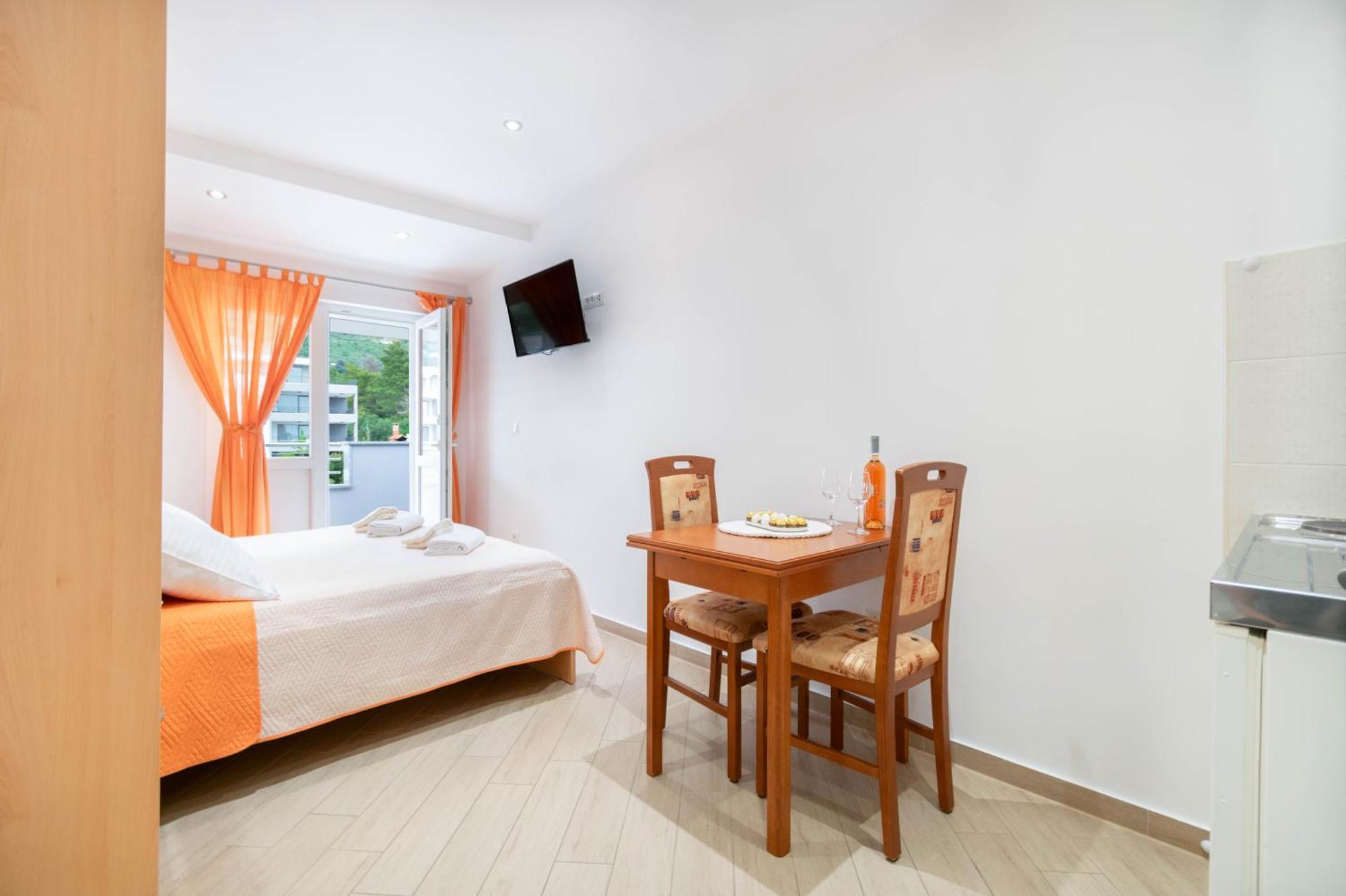 Studio Apartmani Dora Makarska Exterior foto