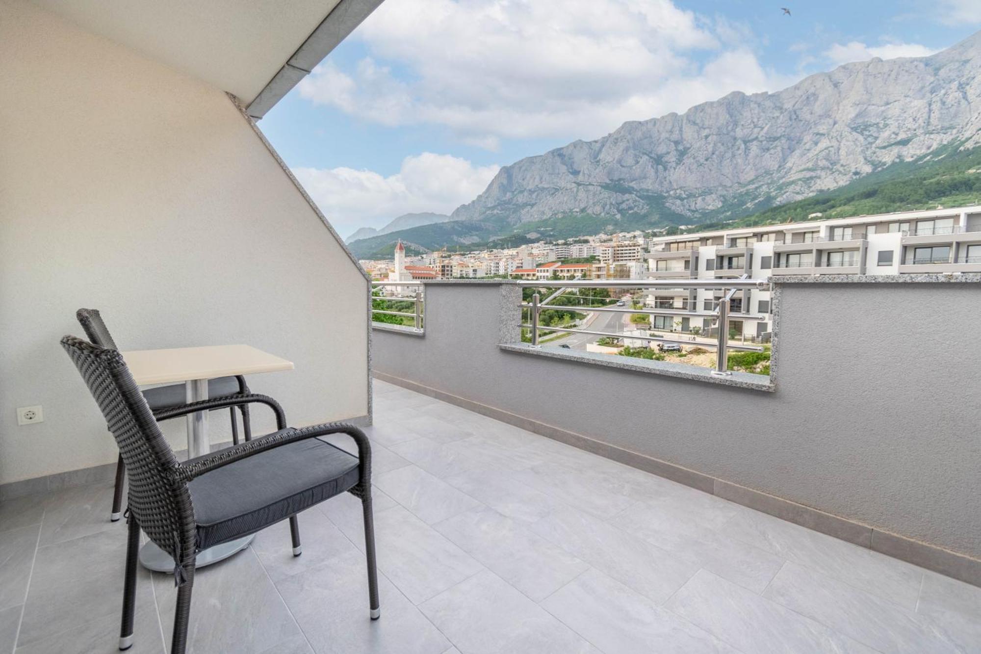 Studio Apartmani Dora Makarska Exterior foto